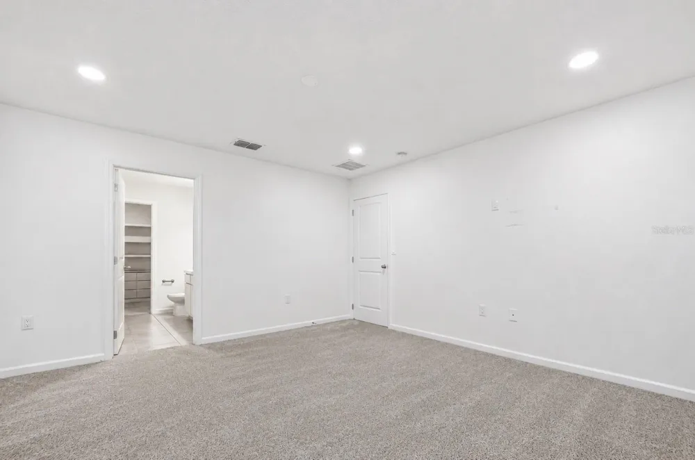 2270 HEMINGWAY CIRCLE Groveland, FL 34736
