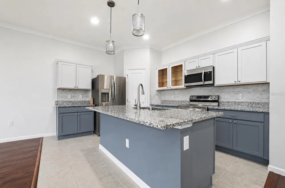 2270 HEMINGWAY CIRCLE Groveland, FL 34736