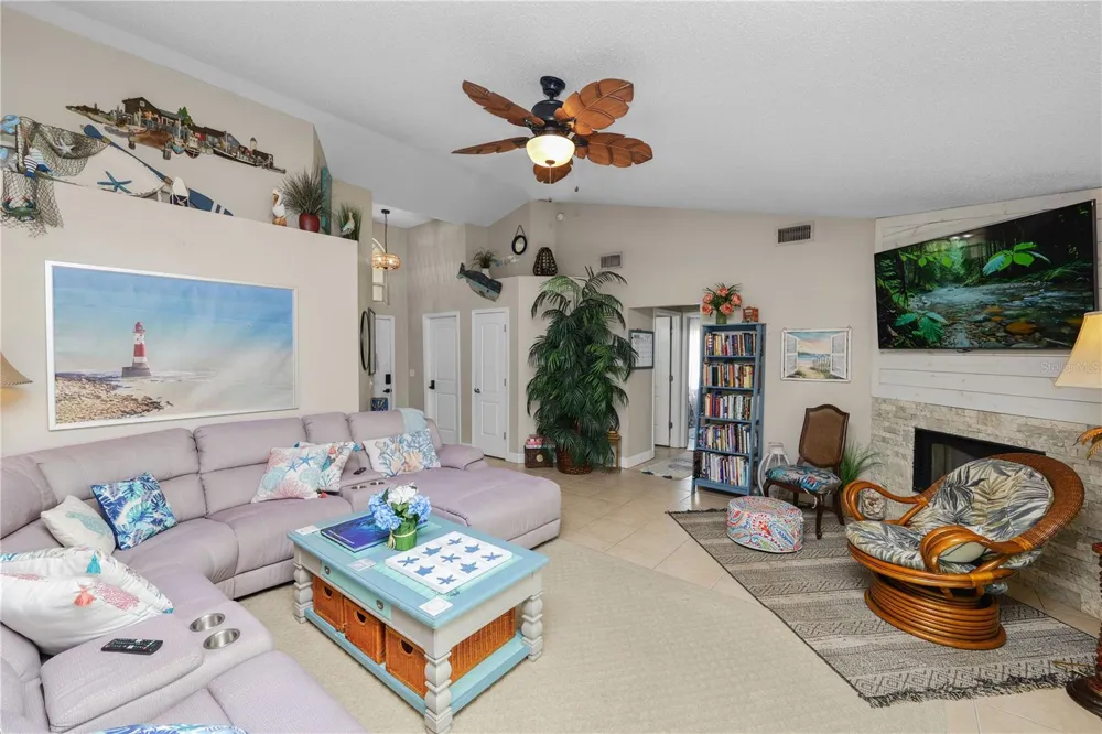 6201 VINTAGE DRIVE Lakeland, FL 33809