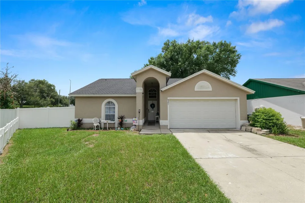 6201 VINTAGE DRIVE Lakeland, FL 33809
