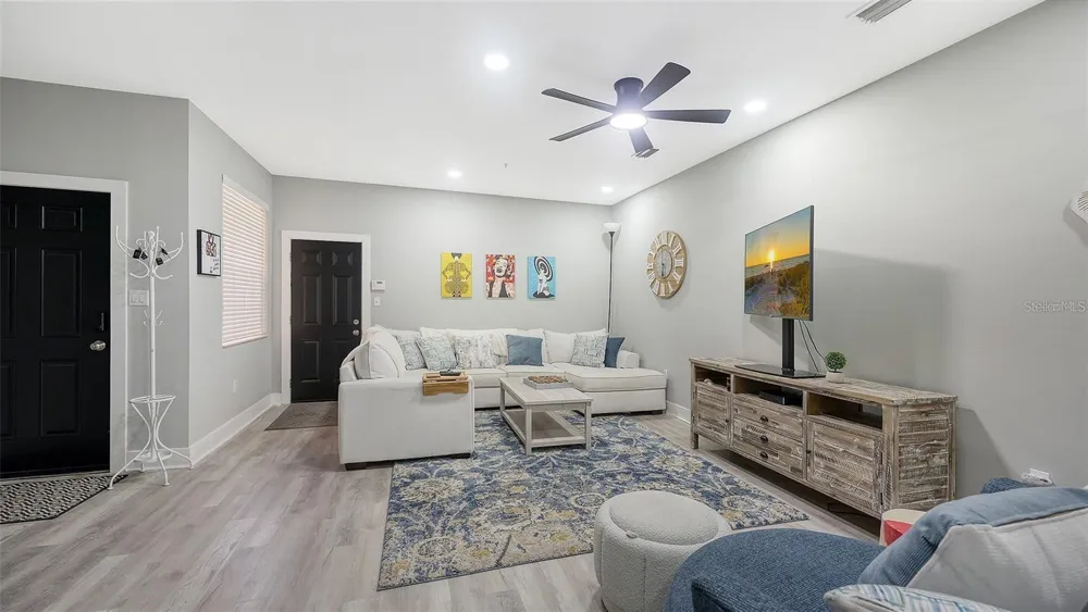 3827 PARKRIDGE CIRCLE #1-102 Sarasota, FL 34243