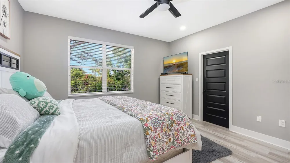 3827 PARKRIDGE CIRCLE #1-102 Sarasota, FL 34243