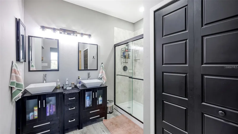 3827 PARKRIDGE CIRCLE #1-102 Sarasota, FL 34243