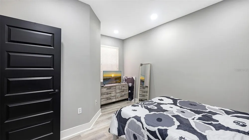 3827 PARKRIDGE CIRCLE #1-102 Sarasota, FL 34243