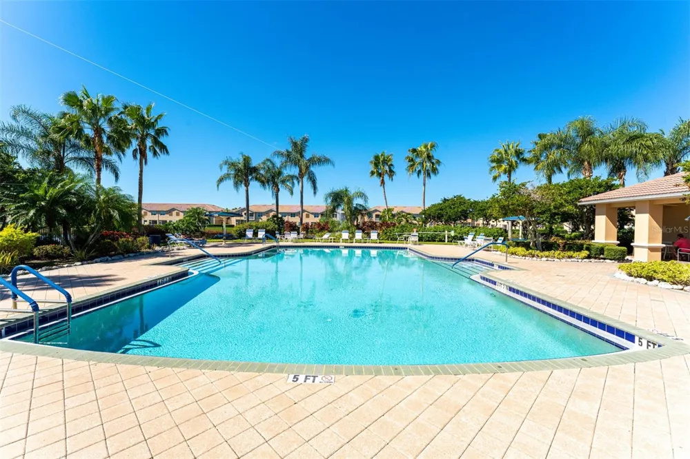 3827 PARKRIDGE CIRCLE #1-102 Sarasota, FL 34243