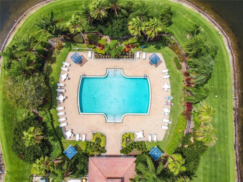 3827 PARKRIDGE CIRCLE #1-102 Sarasota, FL 34243