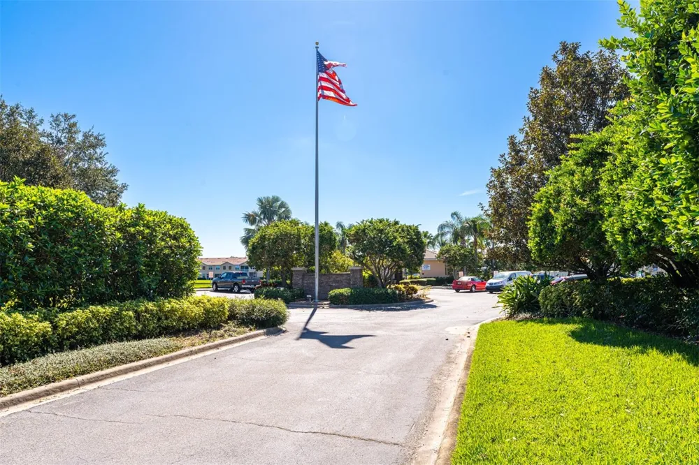 3827 PARKRIDGE CIRCLE #1-102 Sarasota, FL 34243