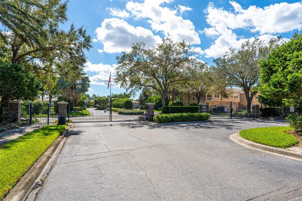 3827 PARKRIDGE CIRCLE #1-102 Sarasota, FL 34243
