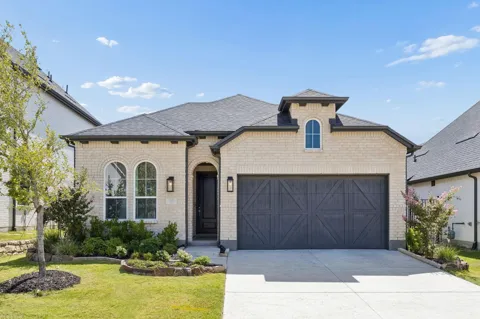 1613 Sandhill Lane