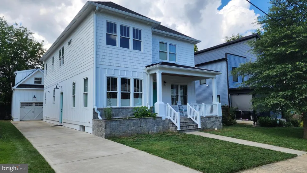 2701 12TH STREET S Arlington, VA 22204
