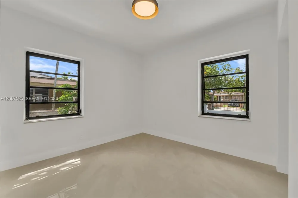 611 SE 4th St Hialeah, FL 33010