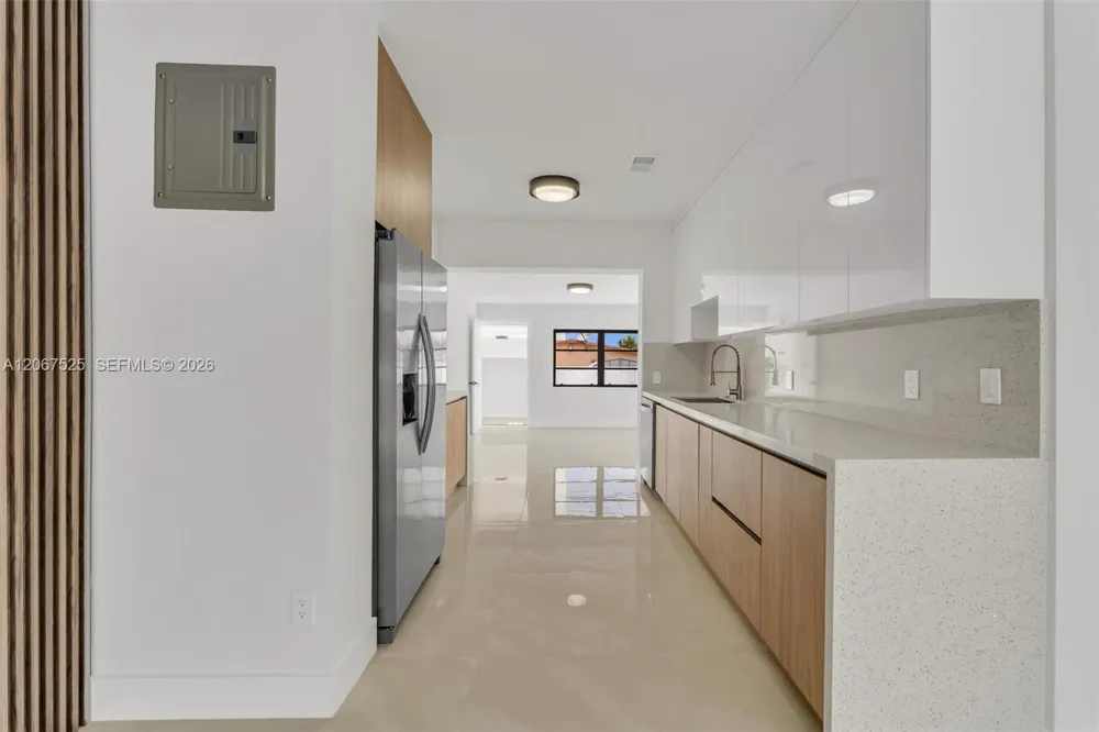 611 SE 4th St Hialeah, FL 33010