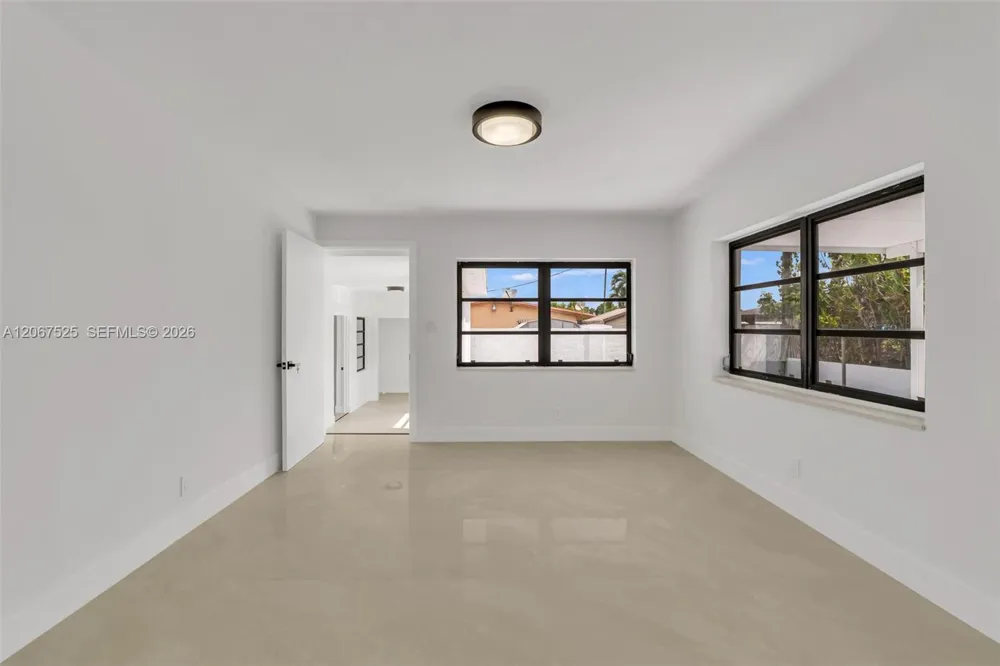 611 SE 4th St Hialeah, FL 33010