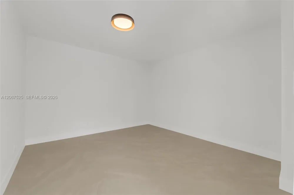 611 SE 4th St Hialeah, FL 33010