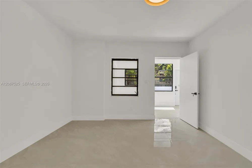 611 SE 4th St Hialeah, FL 33010