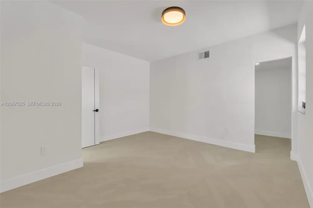 611 SE 4th St Hialeah, FL 33010