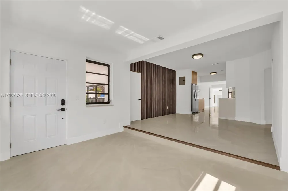 611 SE 4th St Hialeah, FL 33010