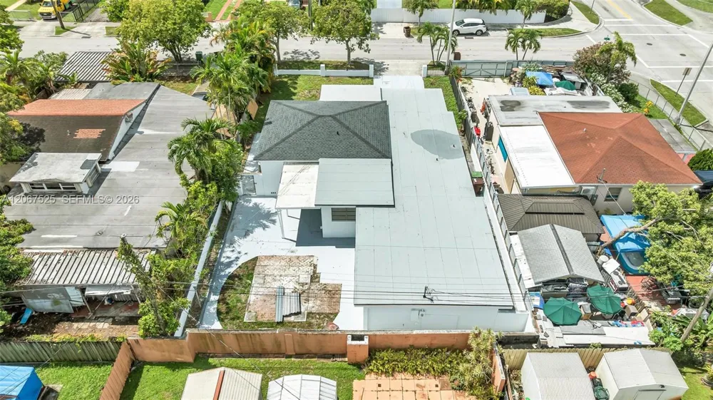 611 SE 4th St Hialeah, FL 33010