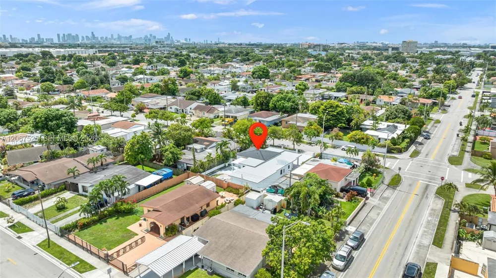 611 SE 4th St Hialeah, FL 33010