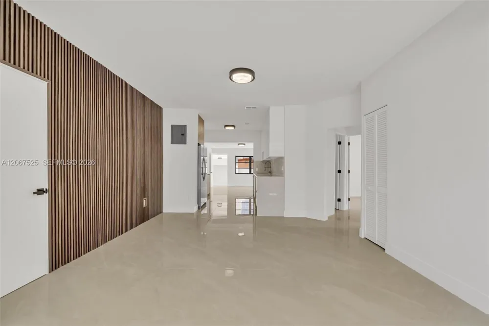 611 SE 4th St Hialeah, FL 33010