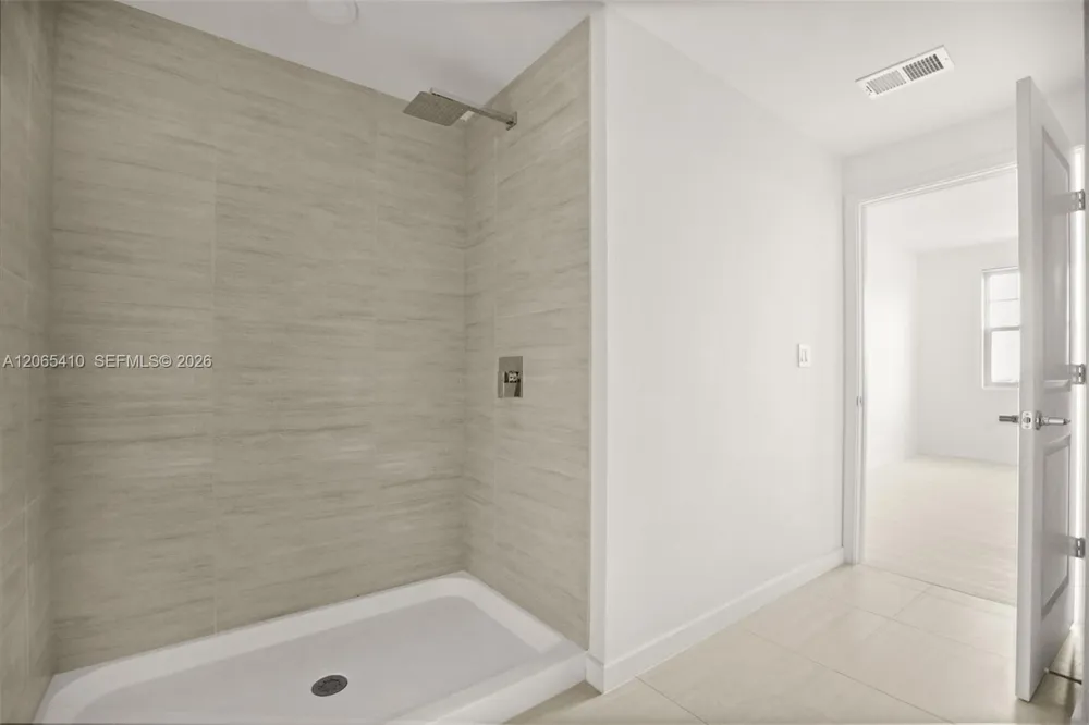 5563 Millenia Park Blvd #401 Orlando, FL 32839