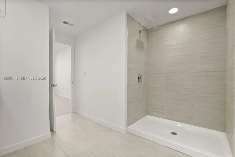 5563 Millenia Park Blvd #401 Orlando, FL 32839