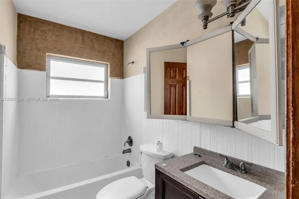 6605 NW 77th St Tamarac, FL 33321