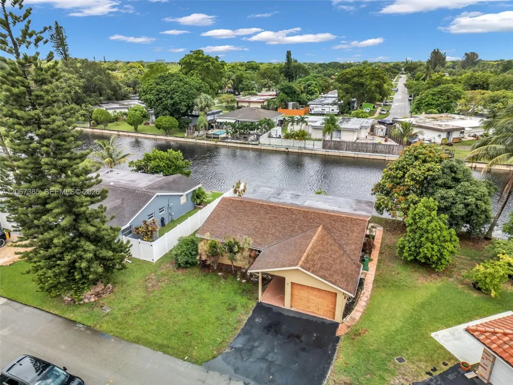 6605 NW 77th St Tamarac, FL 33321