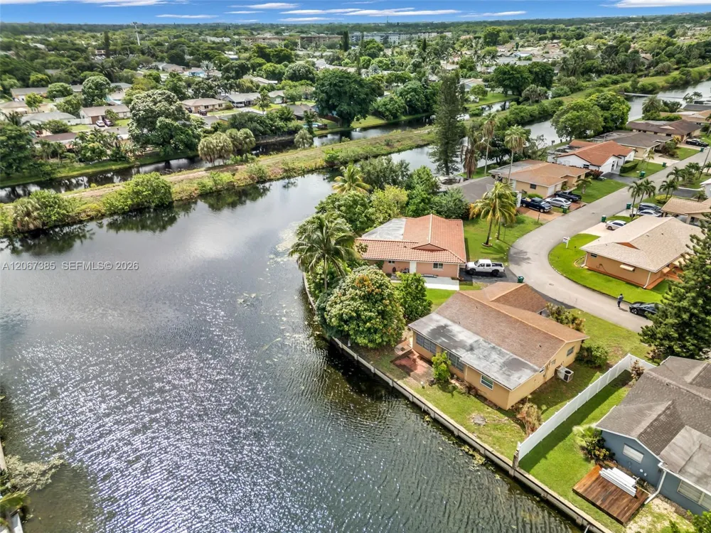 6605 NW 77th St Tamarac, FL 33321