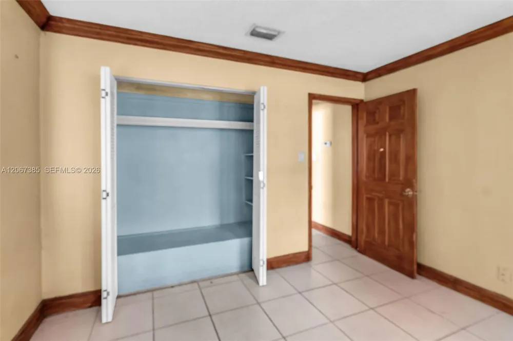 6605 NW 77th St Tamarac, FL 33321