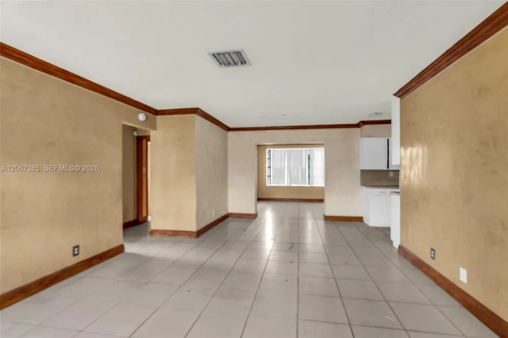 6605 NW 77th St Tamarac, FL 33321