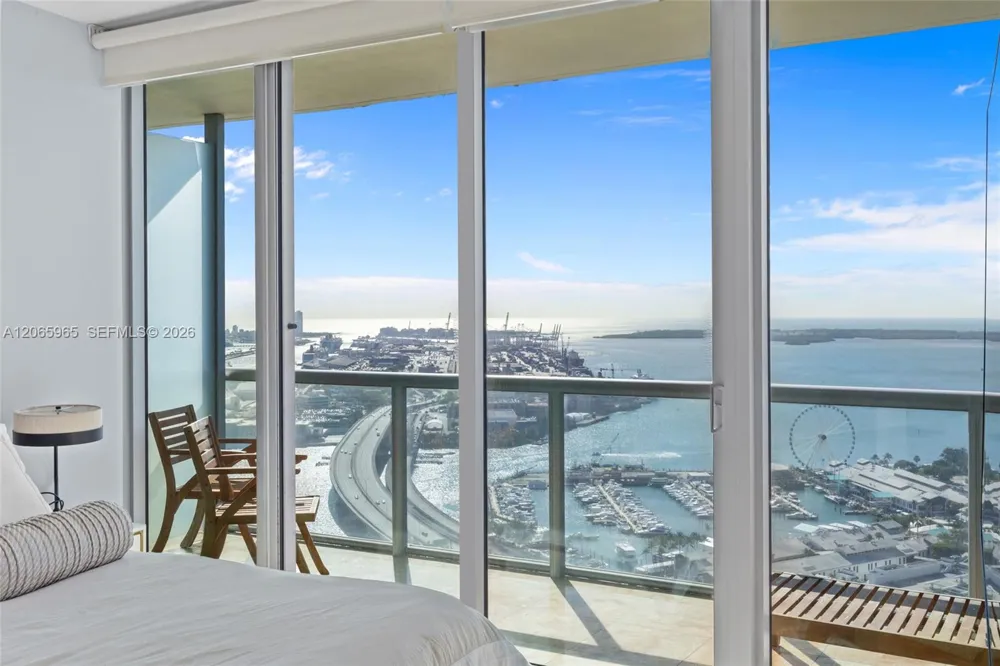 888 Biscayne Blvd #4203 Miami, FL 33132
