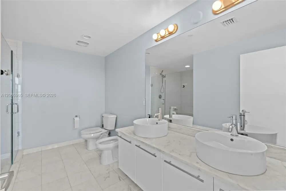 888 Biscayne Blvd #4203 Miami, FL 33132