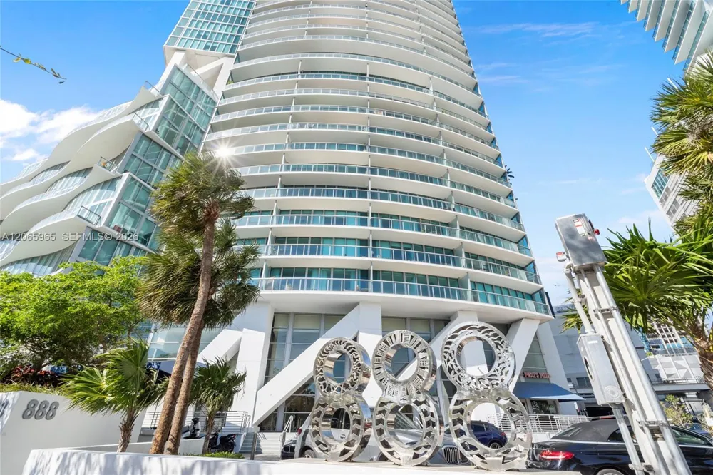 888 Biscayne Blvd #4203 Miami, FL 33132