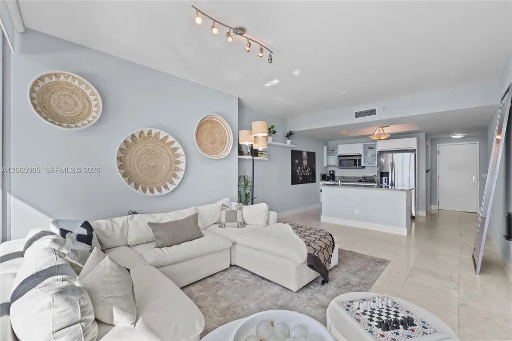 888 Biscayne Blvd #4203 Miami, FL 33132