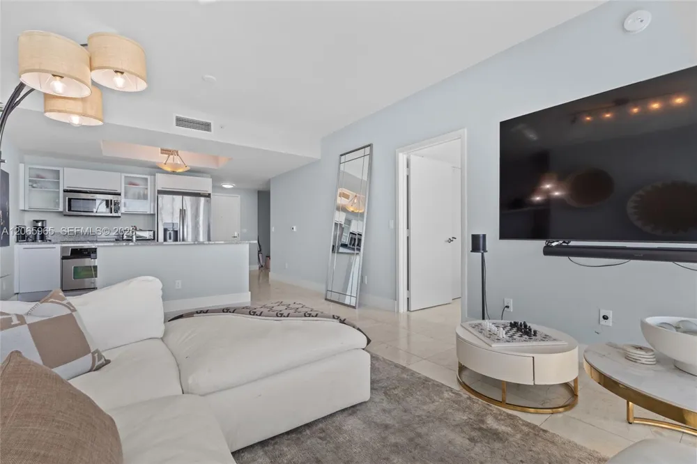 888 Biscayne Blvd #4203 Miami, FL 33132