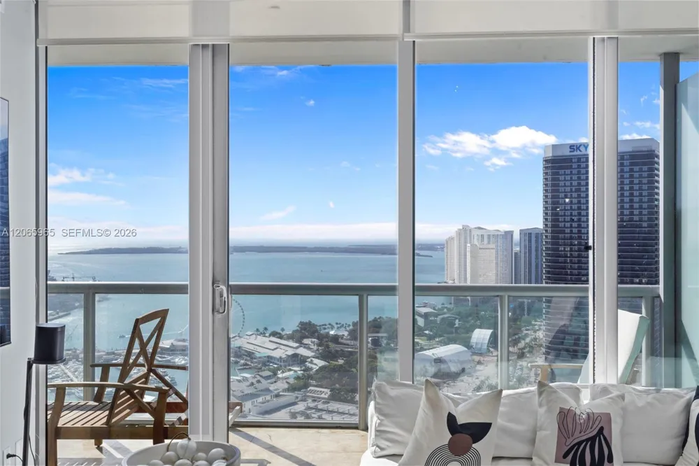 888 Biscayne Blvd #4203 Miami, FL 33132