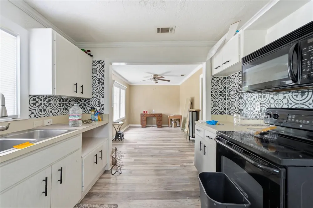 1553 29TH STREET Sarasota, FL 34234