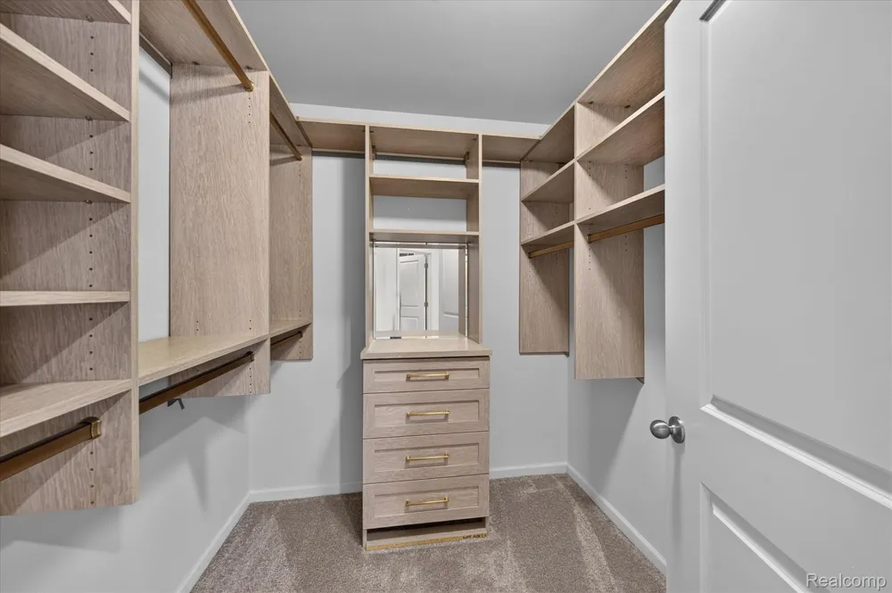 9911 Ridge Run Street Hartland Township, MI 48855