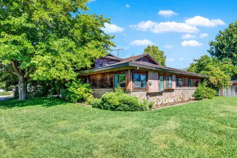 2225 Franco Lane