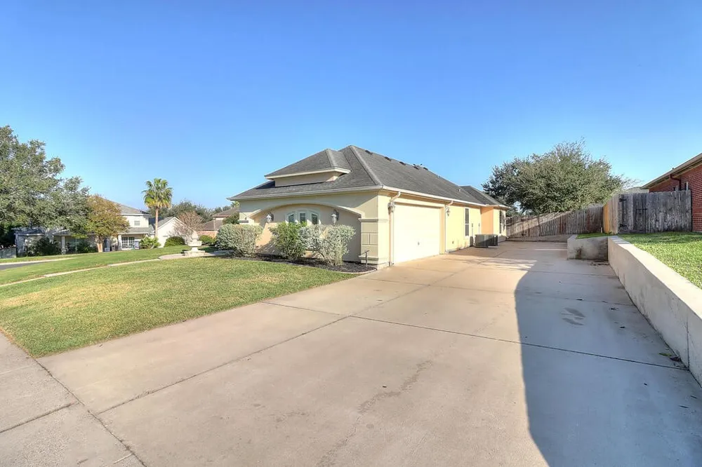 4510 Thoreau Circle Corpus Christi, TX 78410