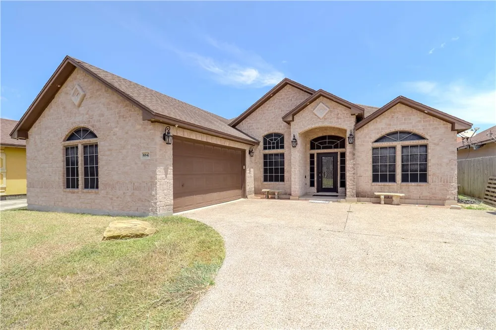 6842 Old Square Drive Corpus Christi, TX 78414