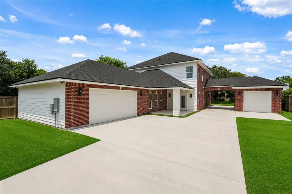 223 Rosebud Avenue Corpus Christi, TX 78404