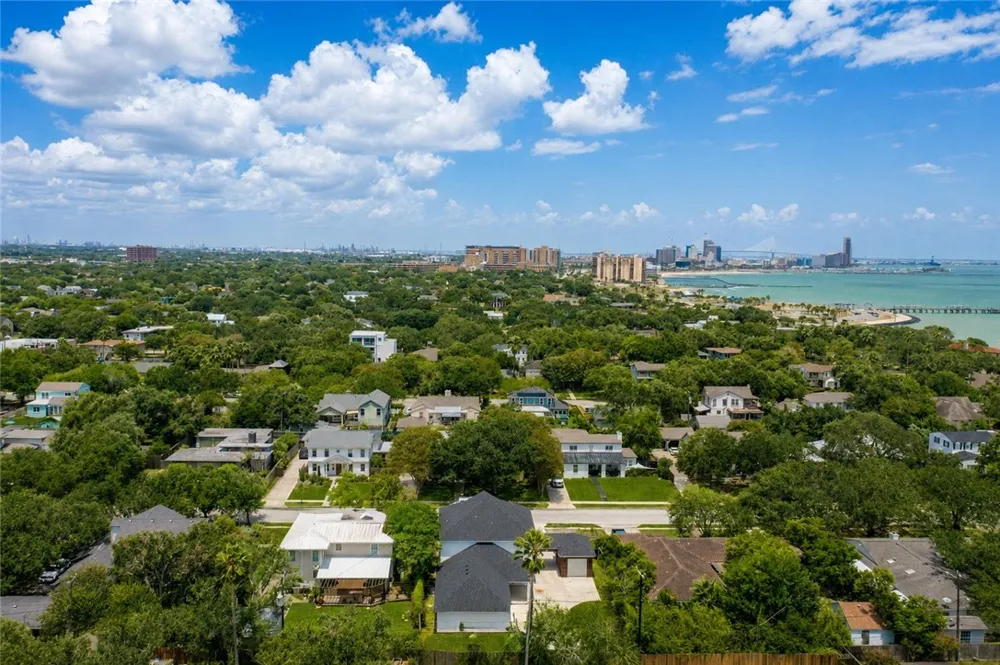 223 Rosebud Avenue Corpus Christi, TX 78404