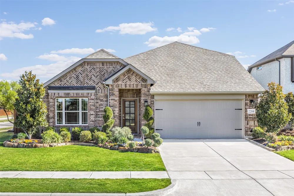 2204 Broken Arrow Drive Aubrey, TX 76227