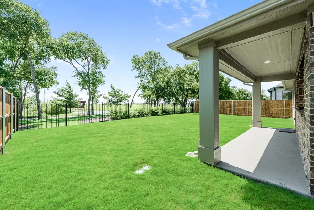 2204 Broken Arrow Drive Aubrey, TX 76227