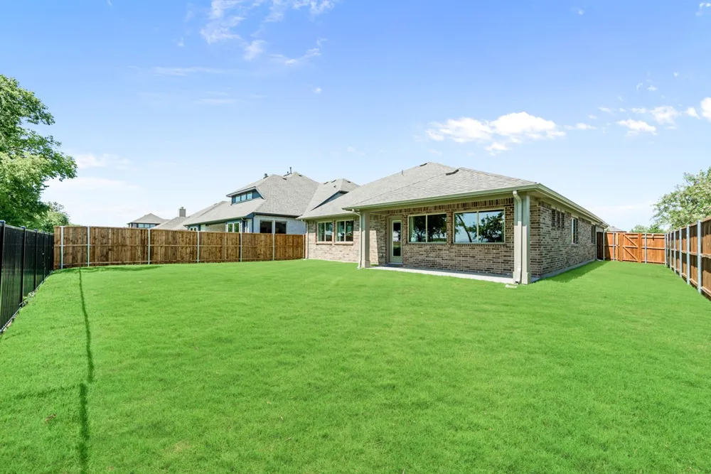 2204 Broken Arrow Drive Aubrey, TX 76227