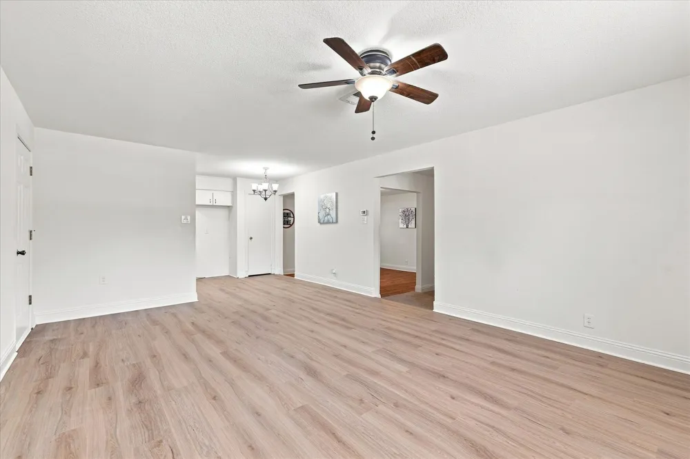 403 E Huitt Lane Euless, TX 76040