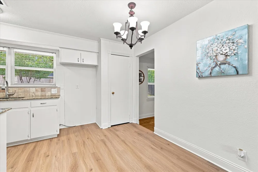 403 E Huitt Lane Euless, TX 76040