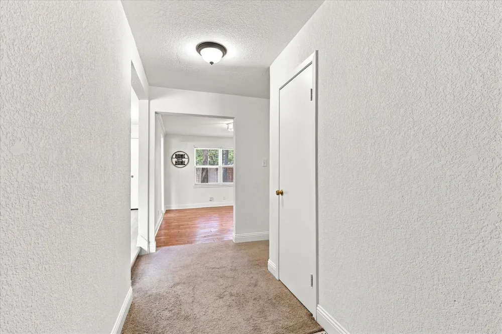403 E Huitt Lane Euless, TX 76040